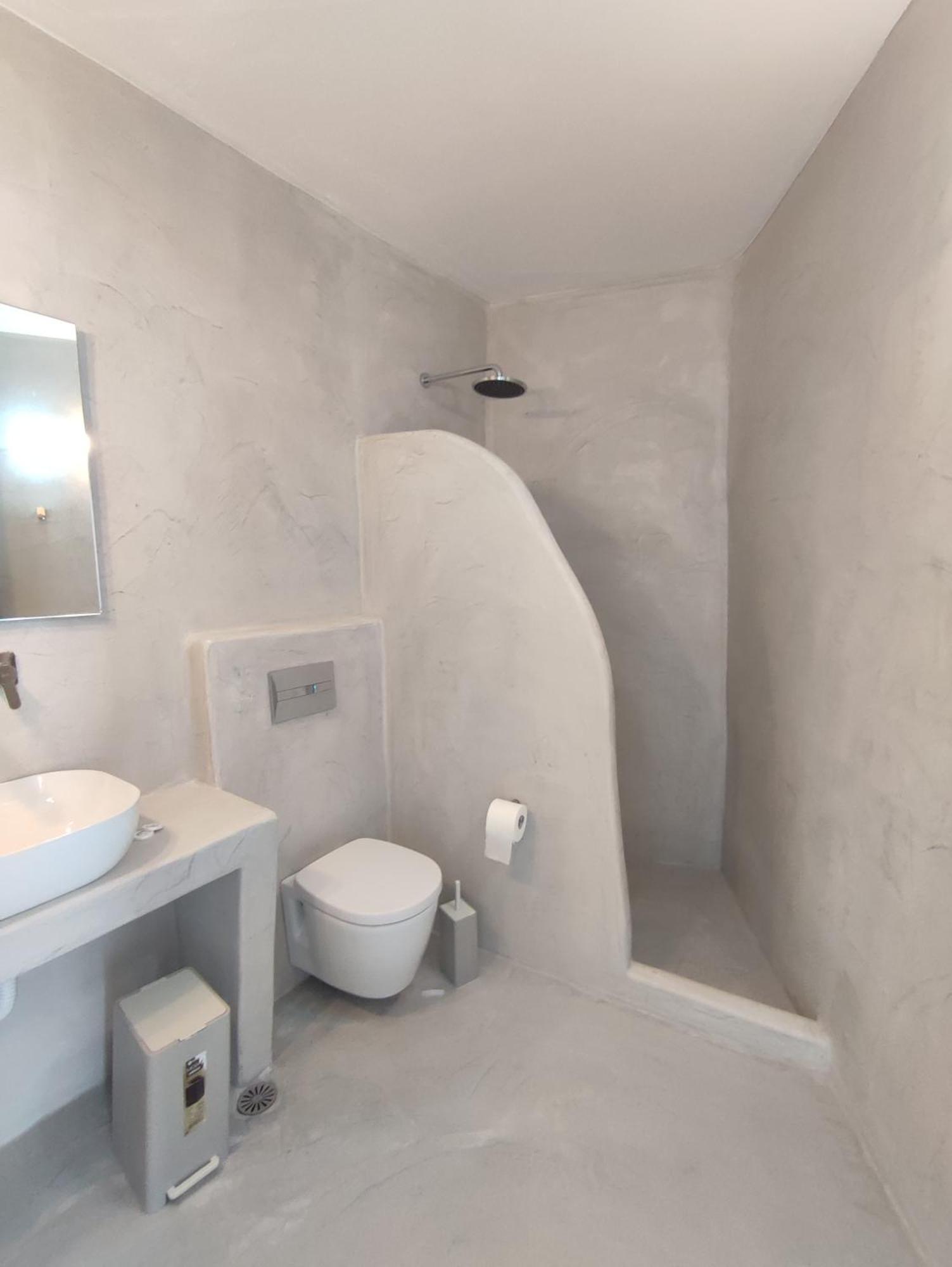 Central Santorini Serenity Rooms Fíra Kültér fotó