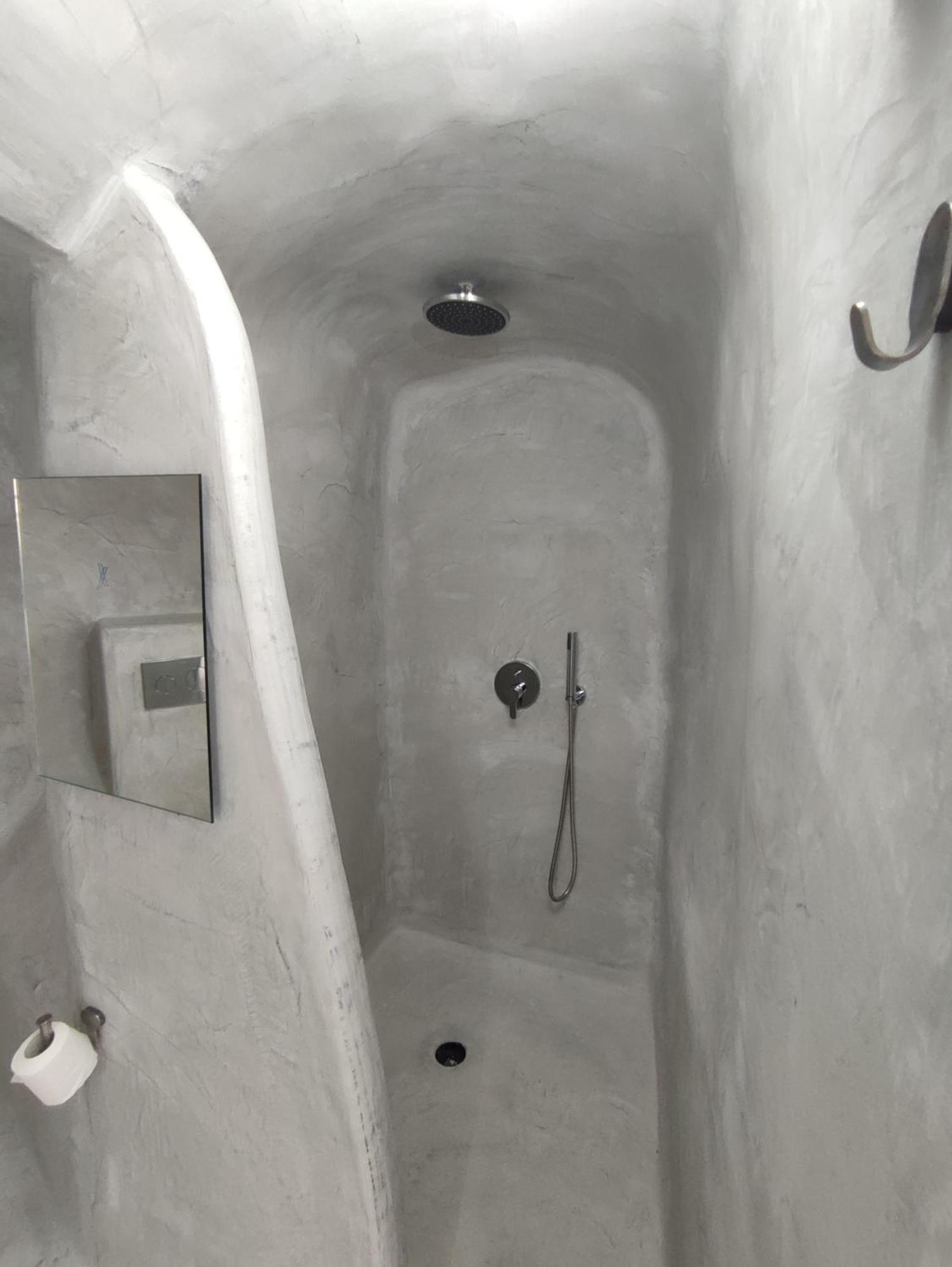 Central Santorini Serenity Rooms Fíra Kültér fotó