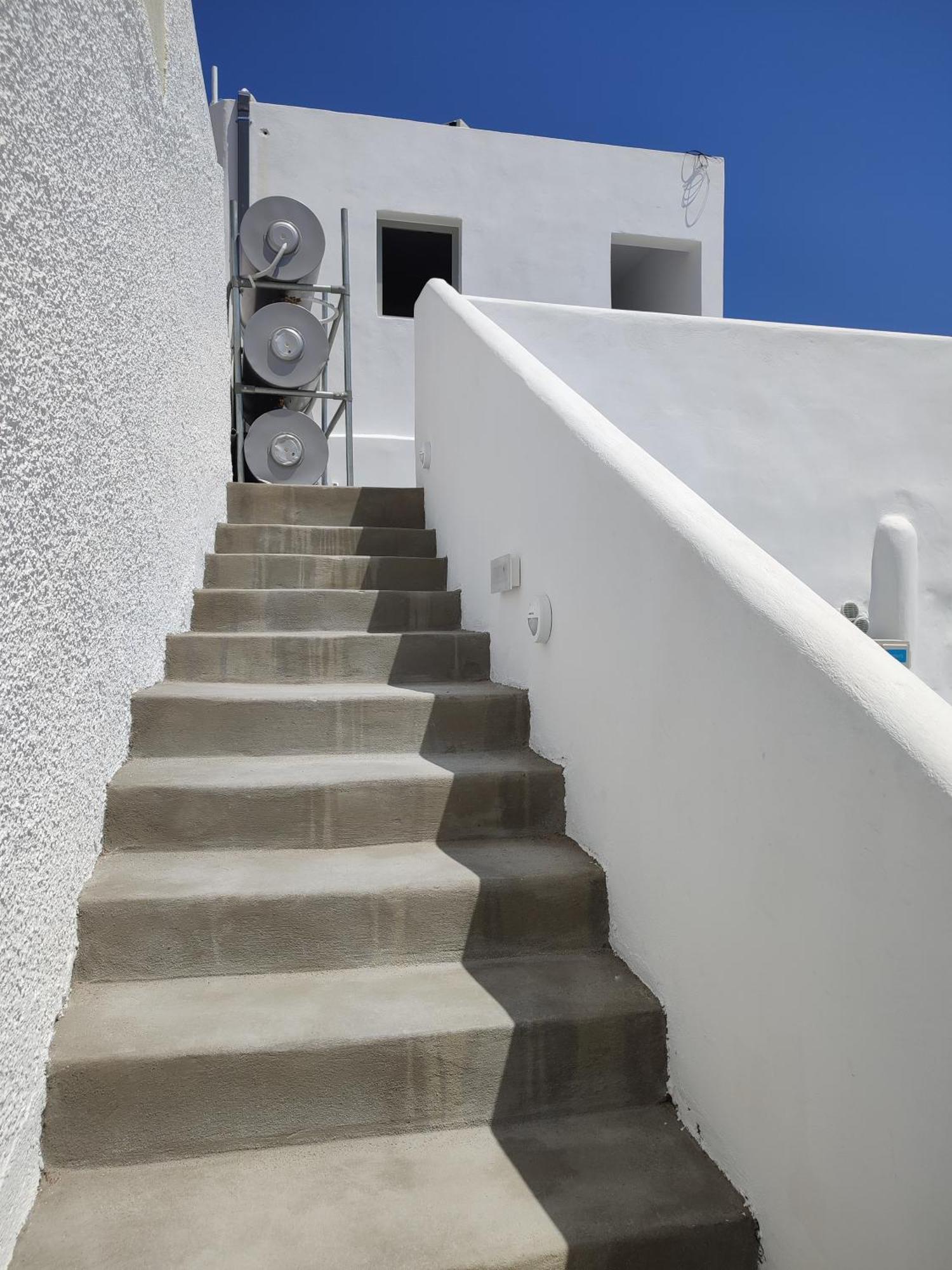 Central Santorini Serenity Rooms Fíra Kültér fotó